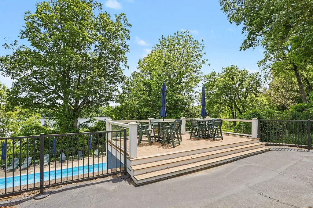 3411 Lake Chapin Drive Oronoko Charter Township MI 49103