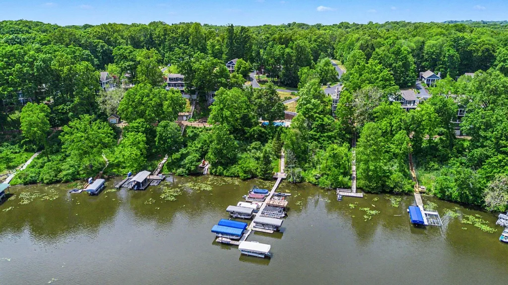 3411 Lake Chapin Drive Oronoko Charter Township MI 49103