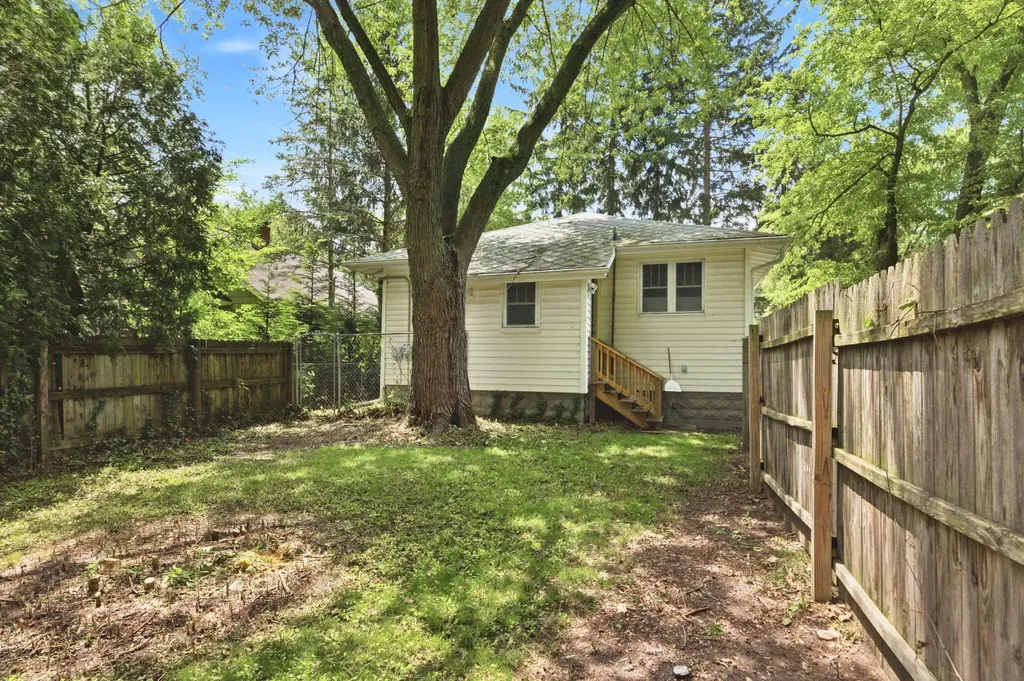 103 S Taylor Street New Buffalo City MI 49117