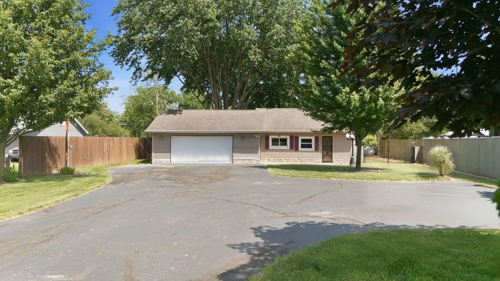 2743 N Michigan 140 Highway Watervliet Township MI 49098
