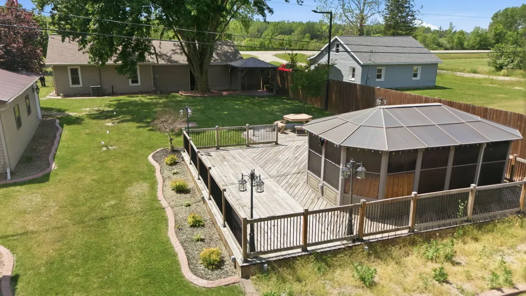 2743 N Michigan 140 Highway Watervliet Township MI 49098