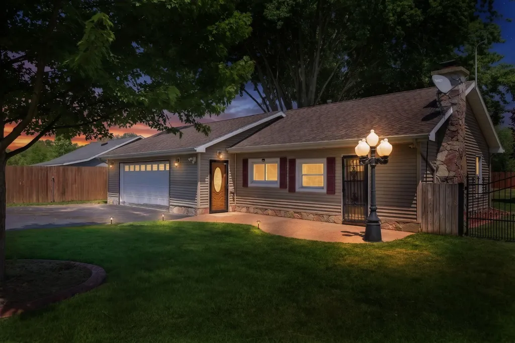 2743 N Michigan 140 Highway Watervliet Township MI 49098