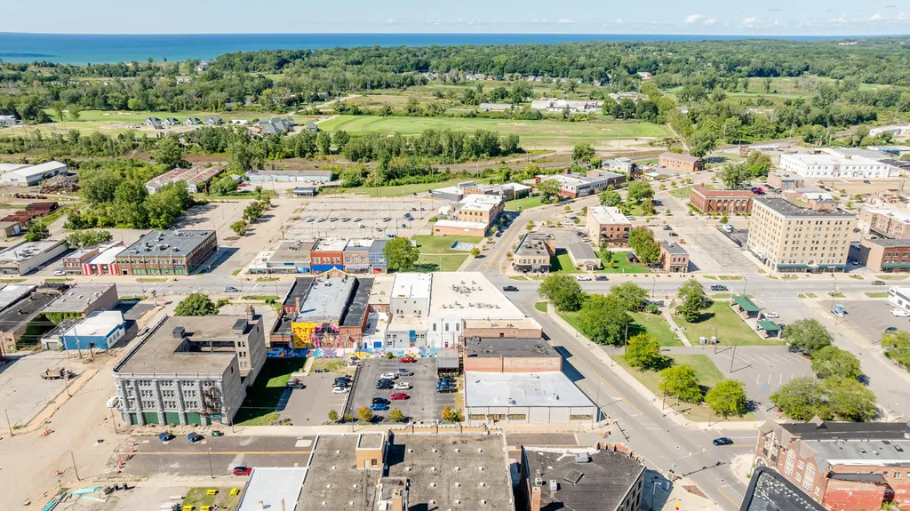 93 W Wall Street Benton Harbor City MI 49022