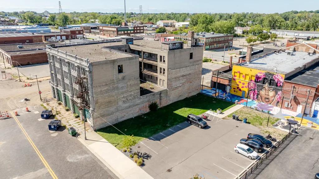 93 W Wall Street Benton Harbor City MI 49022