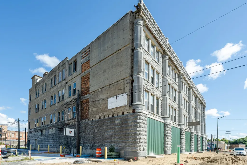 93 W Wall Street Benton Harbor City MI 49022