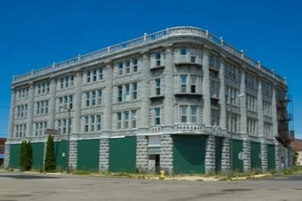 93 W Wall Street Benton Harbor City MI 49022