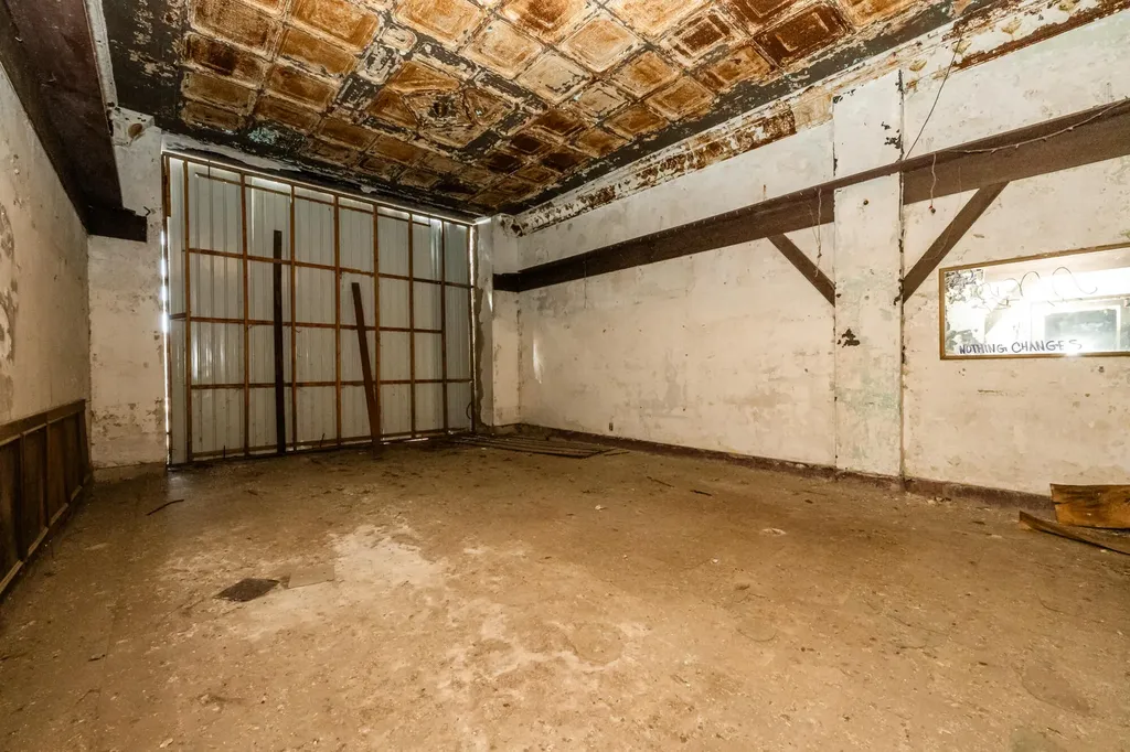 93 W Wall Street Benton Harbor City MI 49022