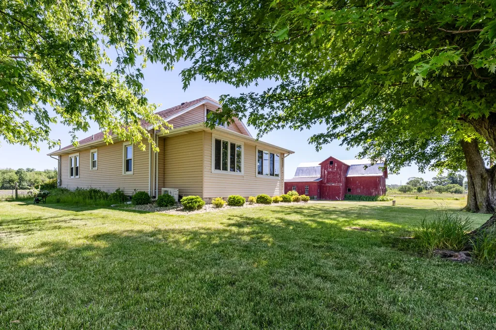 887 W Hinchman Road Baroda Township MI 49101