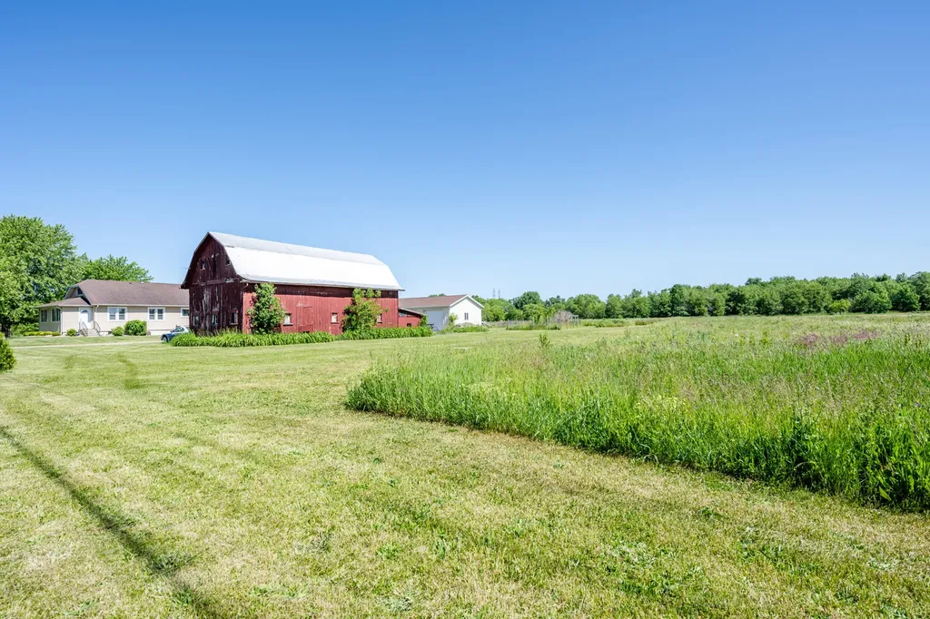 887 W Hinchman Road Baroda Township MI 49101