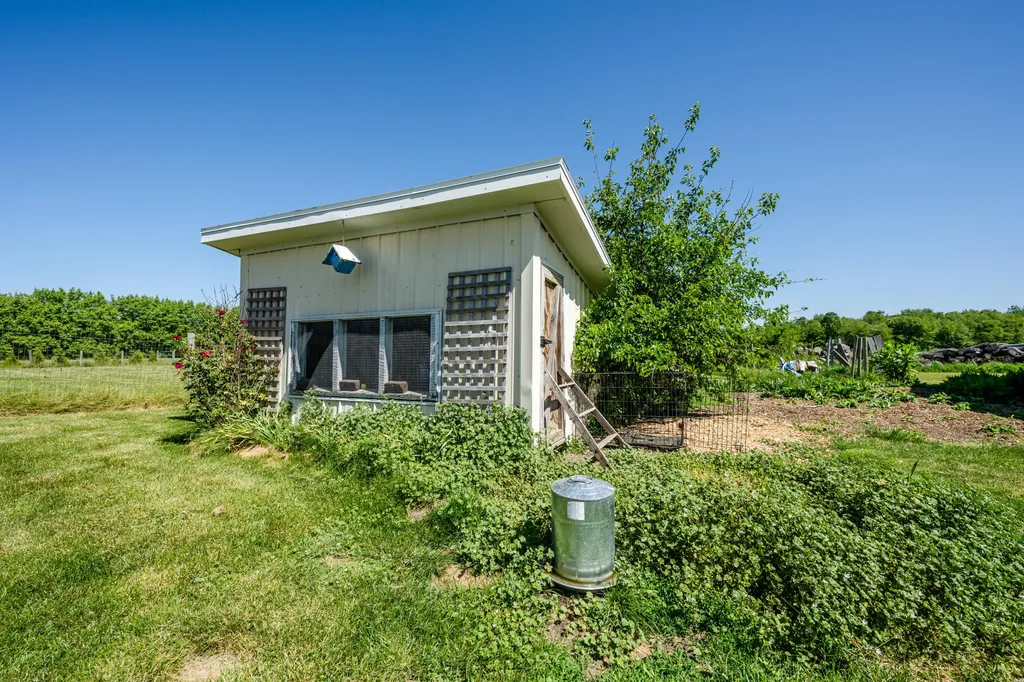 887 W Hinchman Road Baroda Township MI 49101