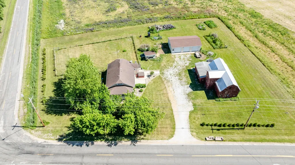 887 W Hinchman Road Baroda Township MI 49101