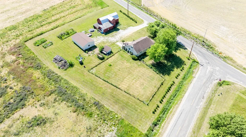 887 W Hinchman Road Baroda Township MI 49101