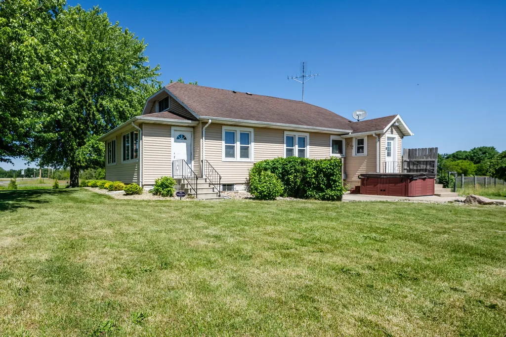 887 W Hinchman Road Baroda Township MI 49101