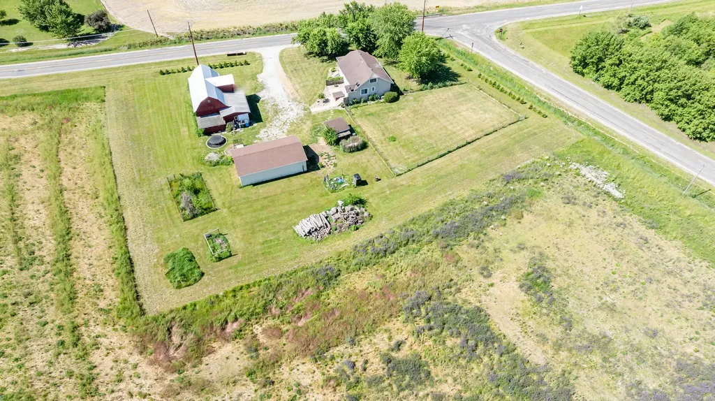 887 W Hinchman Road Baroda Township MI 49101