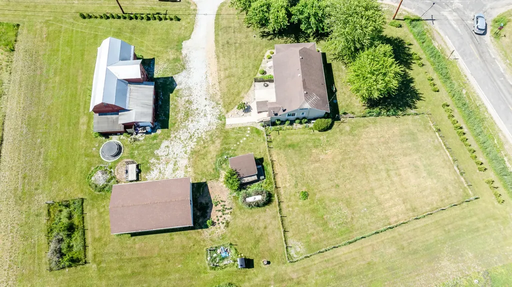 887 W Hinchman Road Baroda Township MI 49101