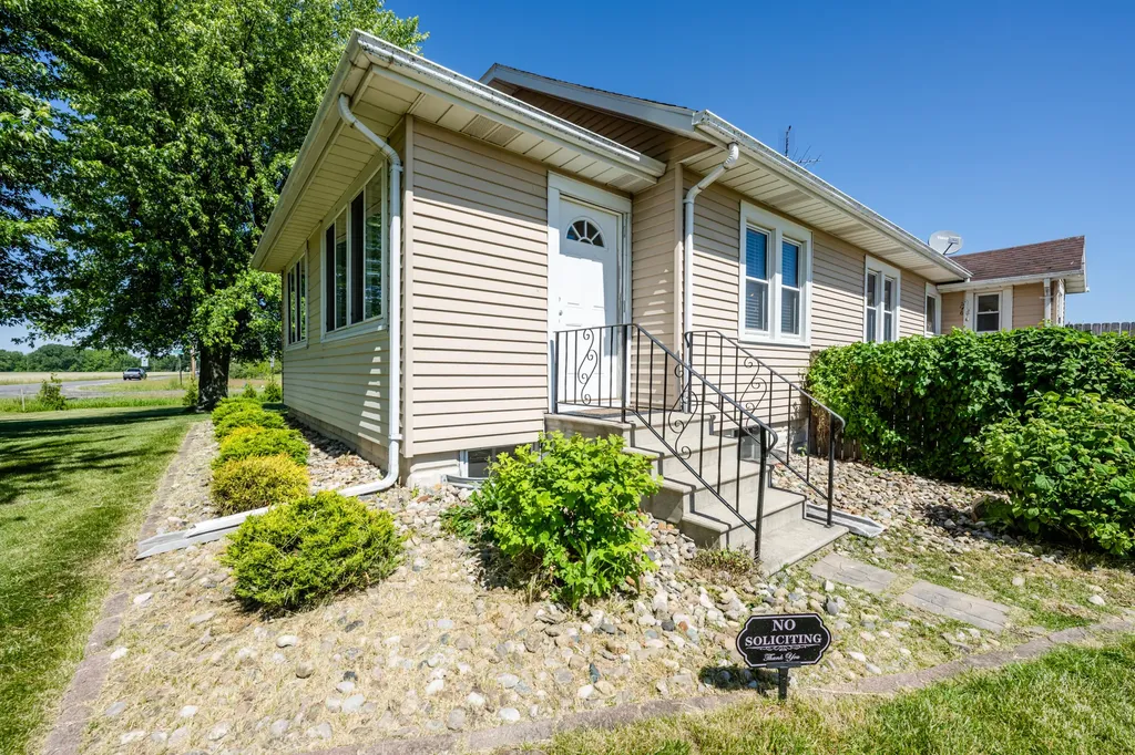 887 W Hinchman Road Baroda Township MI 49101