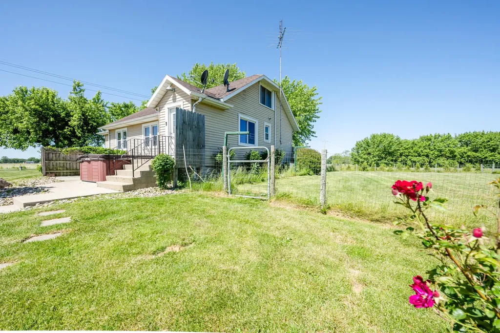 887 W Hinchman Road Baroda Township MI 49101