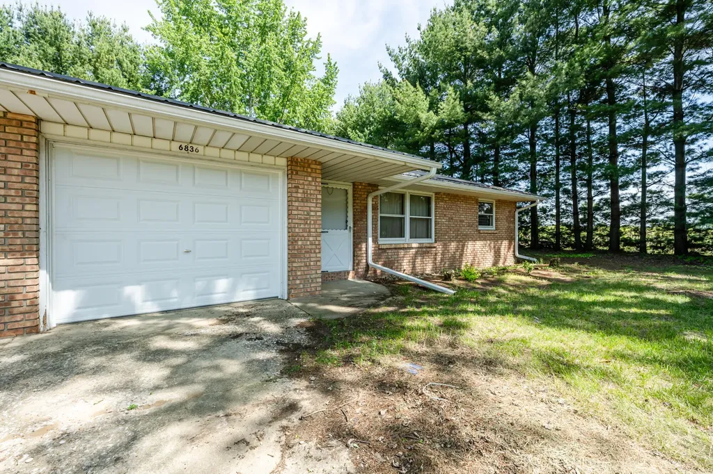 6830 E Napier Avenue Bainbridge Township MI 49022