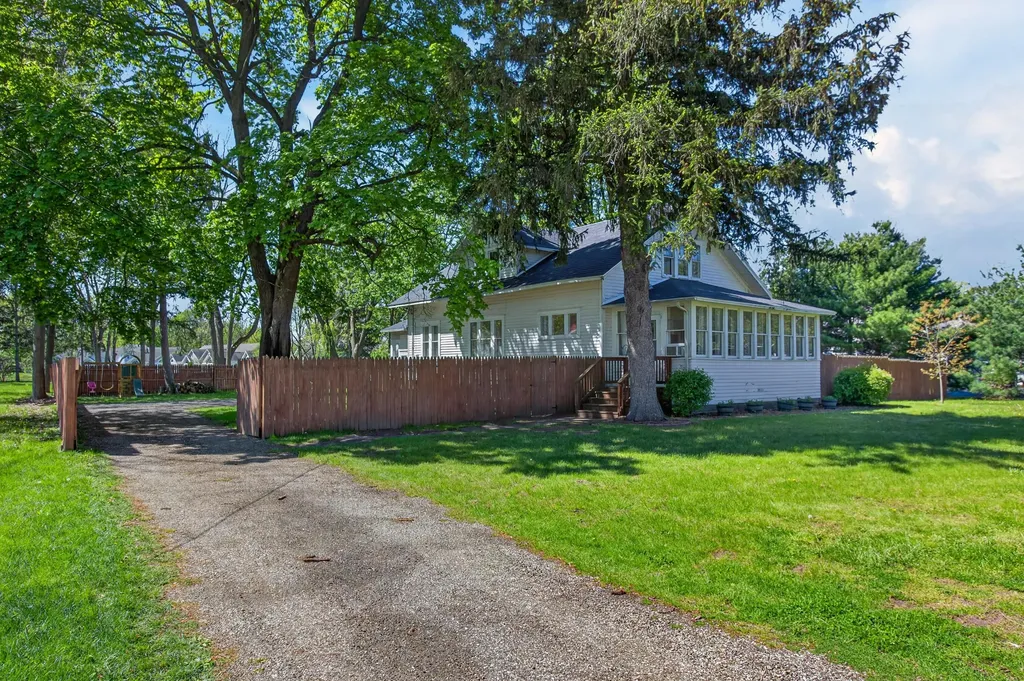 1536 E Nickerson Court Sodus Township MI 49022