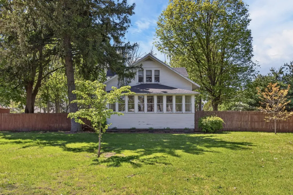 1536 E Nickerson Court Sodus Township MI 49022