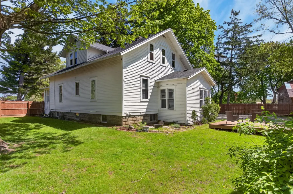 1536 E Nickerson Avenue Sodus Township MI 49022
