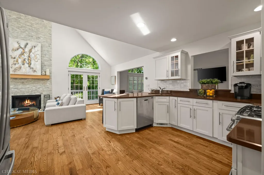 16636 Lakeshore Road New Buffalo Township MI 49129