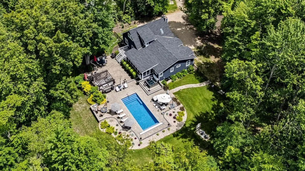 16636 Lakeshore Road New Buffalo Township MI 49129