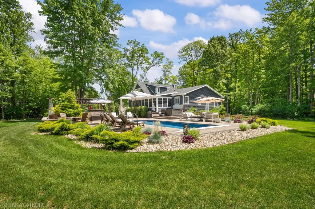 16636 Lakeshore Road New Buffalo Township MI 49129