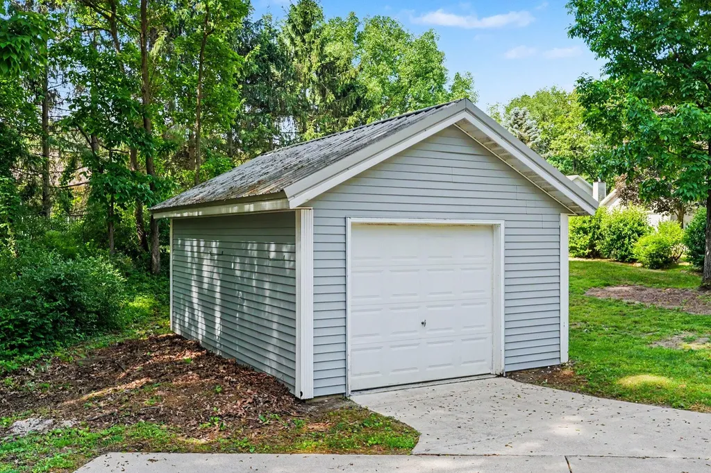 11261 Bridlewood Trail Berrien Township MI 49103