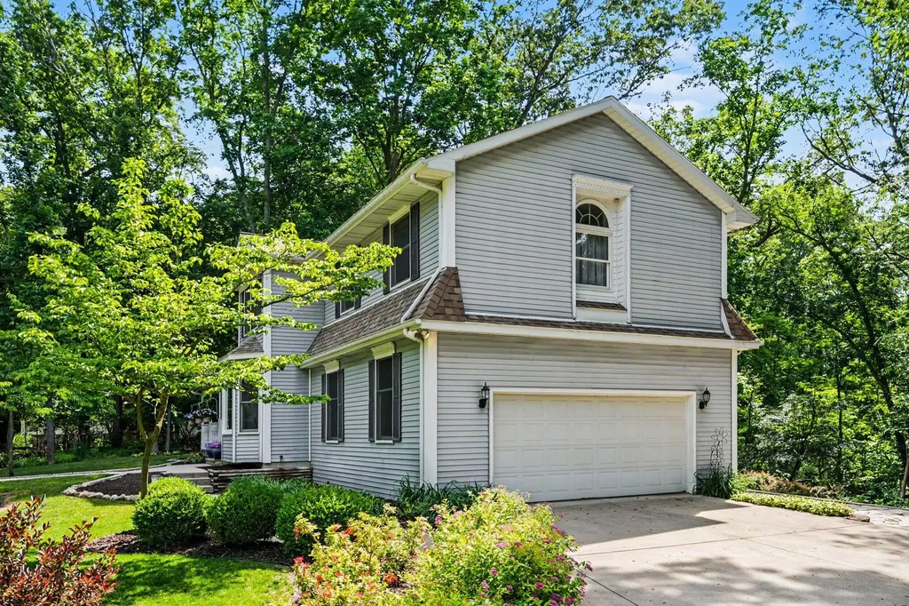 11261 Bridlewood Trail Berrien Township MI 49103
