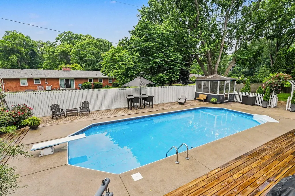 1556 Jasmine Road St. Joseph Charter Township MI 49085