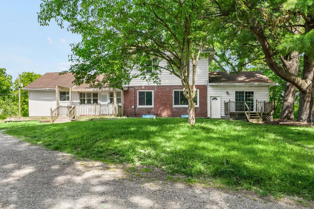 15684 Madron Lake Road Buchanan Township MI 49107