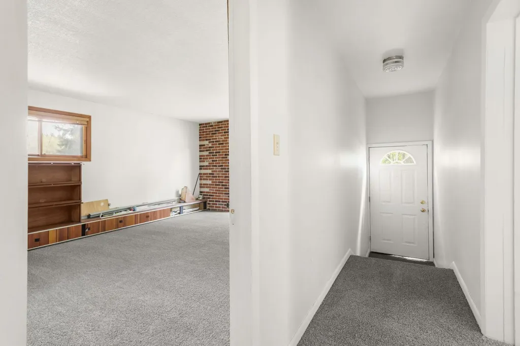 15684 Madron Lake Road Buchanan Township MI 49107
