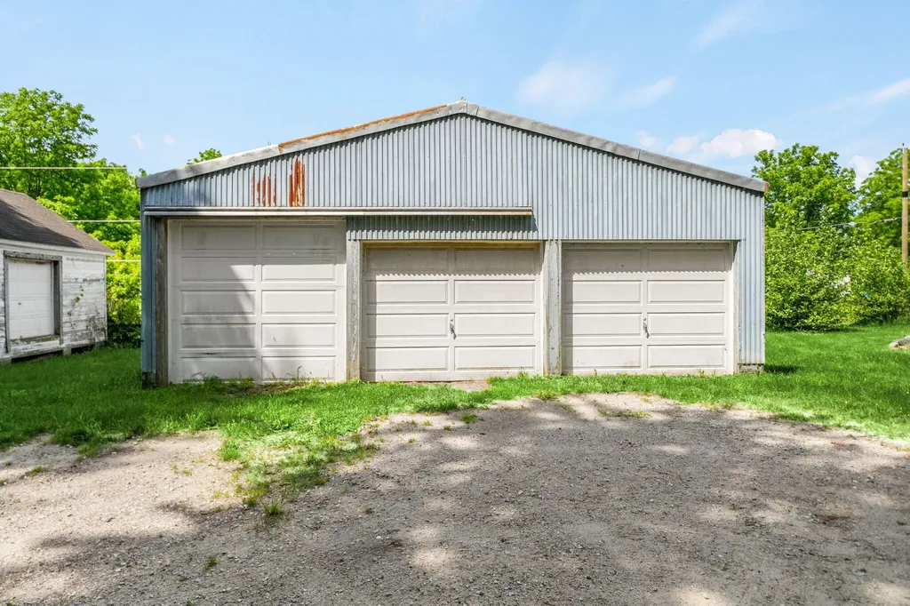 15684 Madron Lake Road Buchanan Township MI 49107