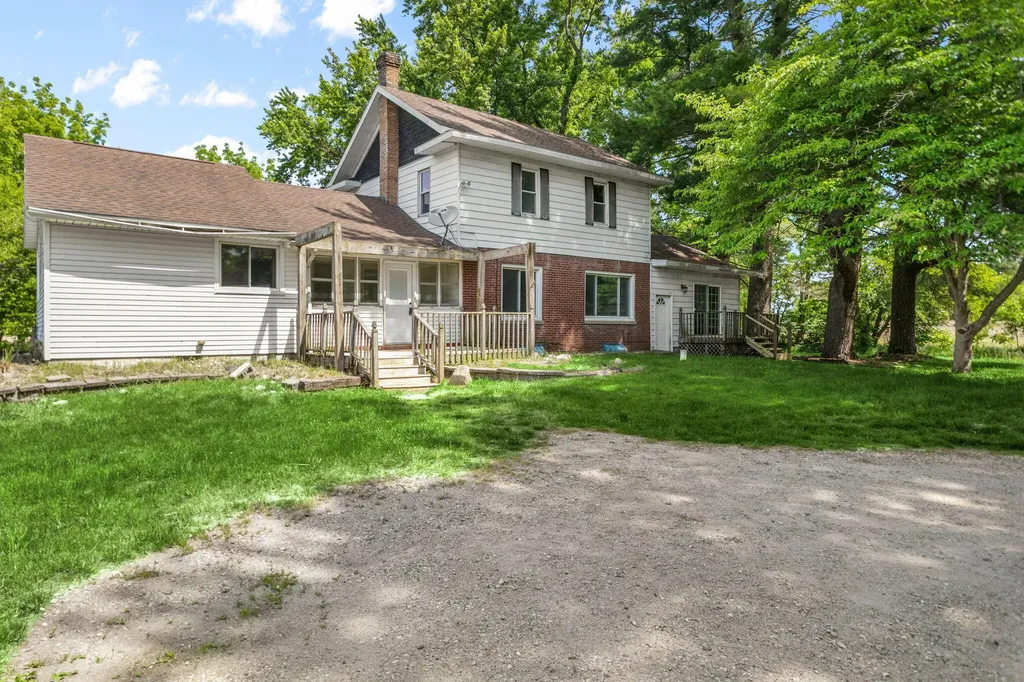 15684 Madron Lake Road Buchanan Township MI 49107