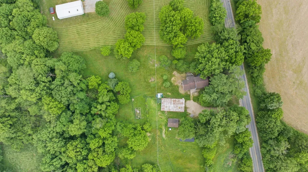 15684 Madron Lake Road Buchanan Township MI 49107