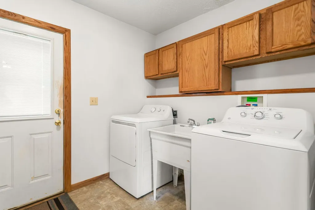 15684 Madron Lake Road Buchanan Township MI 49107