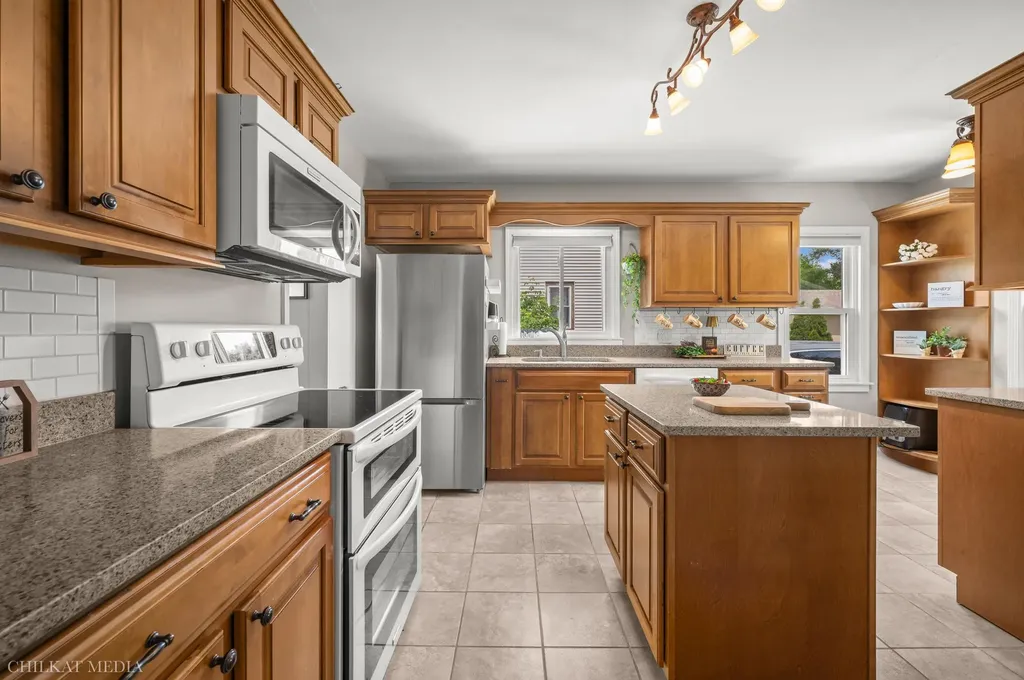 2225 S Cleveland Avenue St. Joseph Charter Township MI 49085