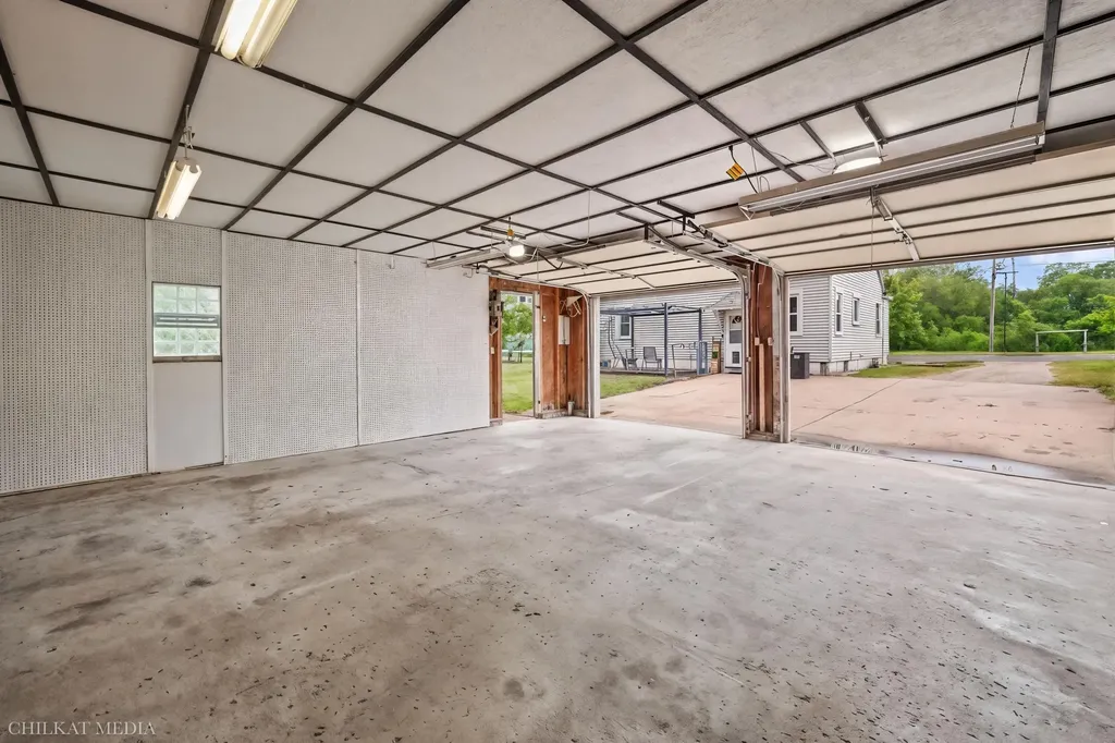 2225 S Cleveland Avenue St. Joseph Charter Township MI 49085