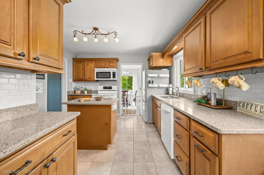 2225 S Cleveland Avenue St. Joseph Charter Township MI 49085