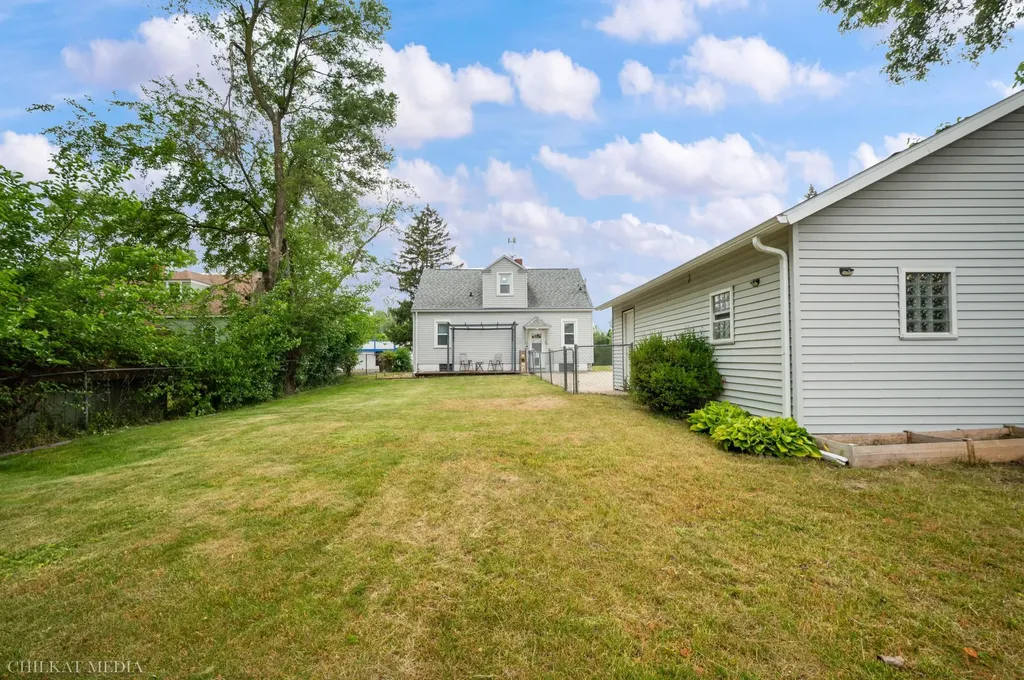 2225 S Cleveland Avenue St. Joseph Charter Township MI 49085