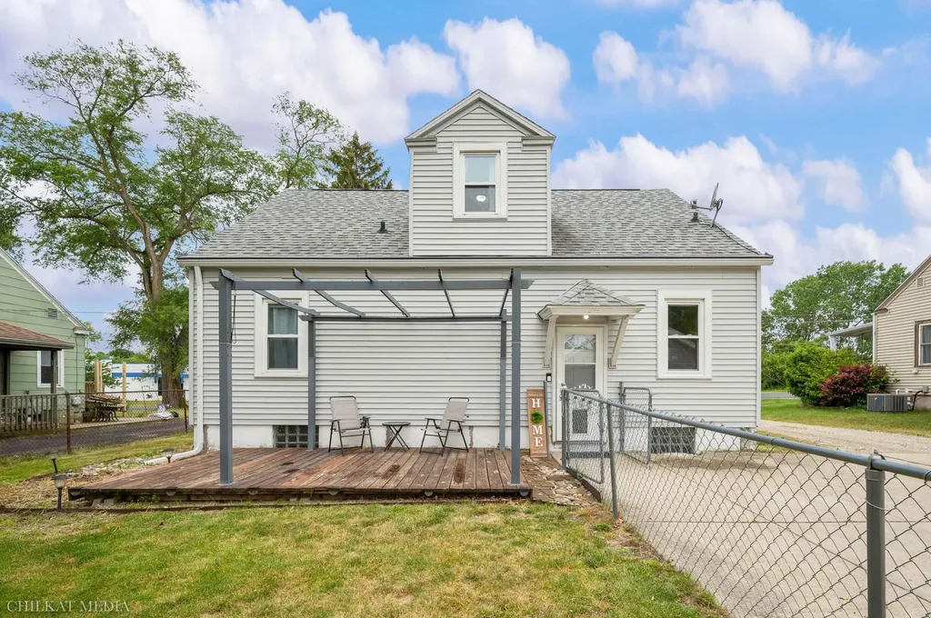2225 S Cleveland Avenue St. Joseph Charter Township MI 49085