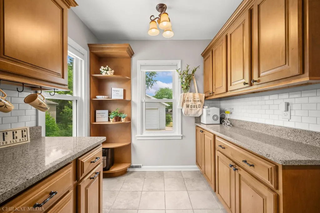 2225 S Cleveland Avenue St. Joseph Charter Township MI 49085