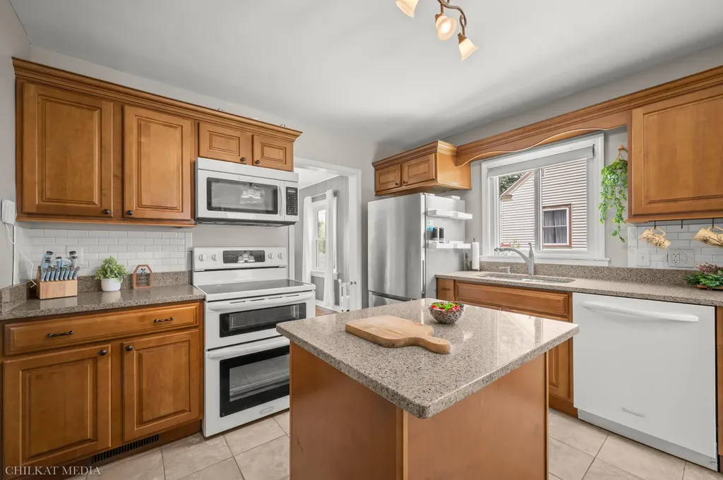 2225 S Cleveland Avenue St. Joseph Charter Township MI 49085