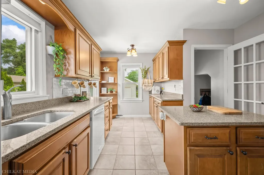 2225 S Cleveland Avenue St. Joseph Charter Township MI 49085
