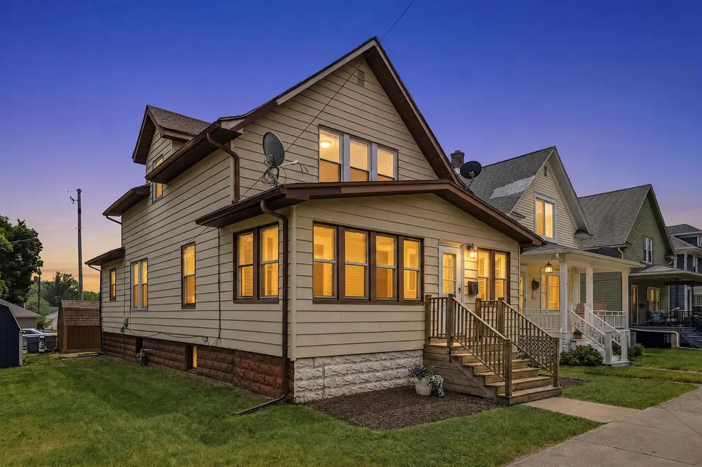 609 Wayne Street St. Joseph City MI 49085