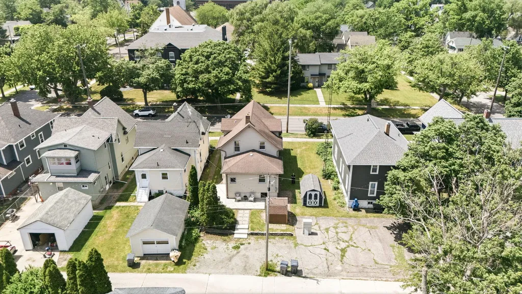 609 Wayne Street St. Joseph City MI 49085