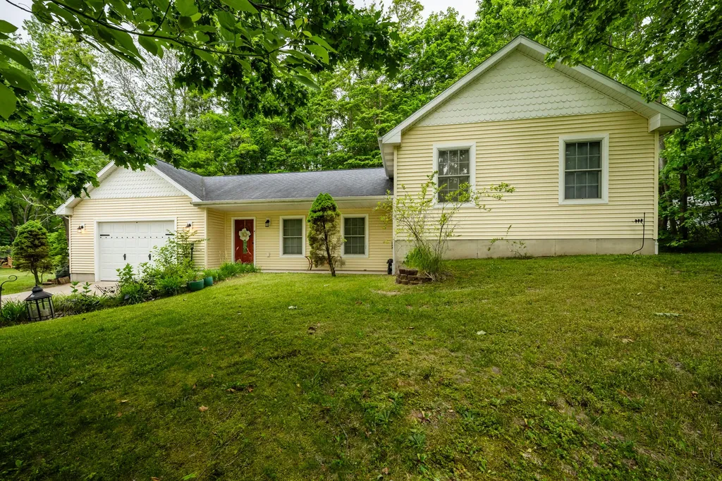 6278 Harrison Street Hagar Township MI 49038
