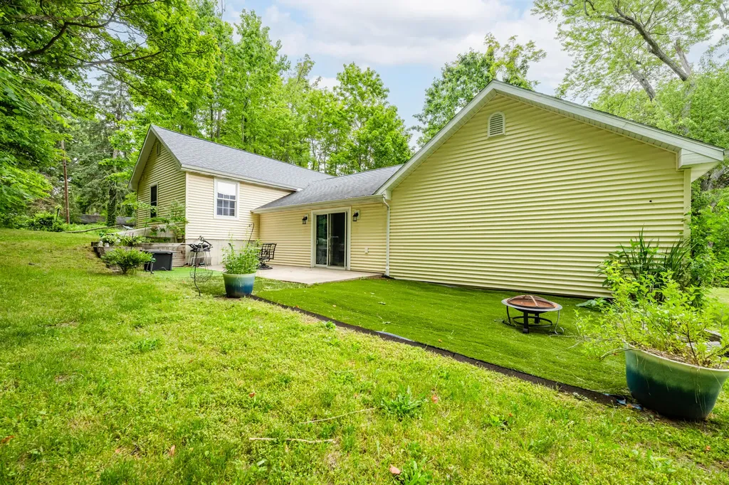6278 Harrison Street Hagar Township MI 49038