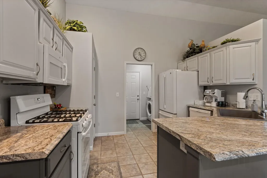 22710 Diamond Cove Street Lagrange Township MI 49031